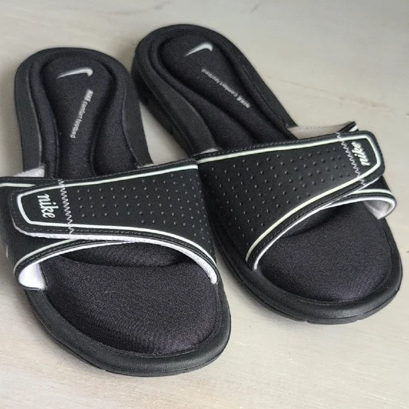 Nike Black and White Slide Sandals - Picture 2 of 4